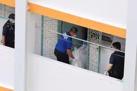 Cụ bà sống chung với xác con trai “bốc mùi hôi thối” cả tuần