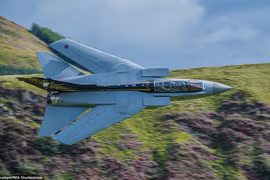 Bị dọa đánh bom, máy bay chở khách được tiêm kích hộ tống