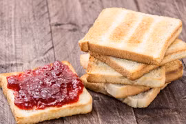 Mối nguy hại đáng sợ nếu thường xuyên ăn sáng bằng bánh mỳ