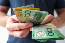 Sếp nữ chọn ngẫu nhiên 10 nhân viên tặng 100.000 USD 