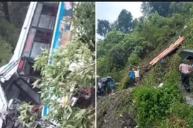 Hiện trường tang thương vụ xe buýt đám cưới lao xuống hẻm núi