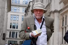 Triệu phú Anh kiện bạn thân đòi tiền nợ 10 năm trước