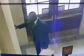 Mỹ: Bị điều tra vì ấn chuông báo cháy khiến cả Hạ viện sơ tán