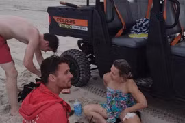 Cạy hàm cá mập, người phụ nữ thoát chết thần kỳ