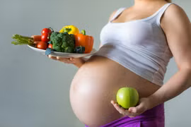 Những thực phẩm mẹ bầu nên ăn để sinh con trắng trẻo, hồng hào