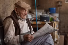 Cuộc sống buồn tẻ của người đàn ông cô đơn nhất thế giới