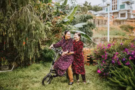 Ai cũng mơ ước có bộ ảnh du lịch Đà Lạt như đôi bạn thân U80 này