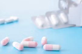 Bố sốc khi thấy con gái uống thuốc tránh thai... sự thật bất ngờ