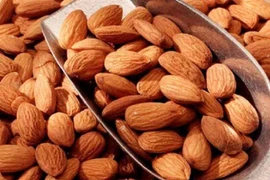 Điều cấm kỵ khi nhâm nhi hạnh nhân ngày Tết 