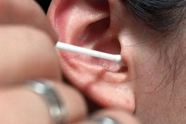 Ngoáy tai thường xuyên sẽ để lại hậu quả khôn lường 