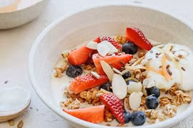 Ngủ dậy vợ vẫn chưa làm bữa sáng, chồng làm điều ai cũng hận