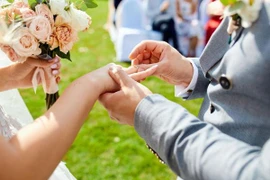 Kết hôn 5 năm, chồng không chịu ân ái, vợ bàng hoàng biết sự thật