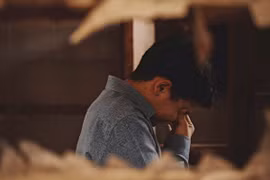 Vợ hay liên lạc với khách quen, chủ nhà hàng làm điều ai cũng sợ