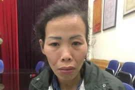 Bắt quả tang “nữ quái” trộm cắp tại điểm trung chuyển xe buýt Cầu Giấy