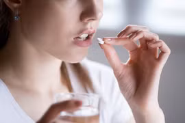 Nếu không muốn đột tử, nhớ kỹ 3 kiêng kị này khi uống thuốc