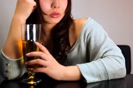 Đỏ mặt khi uống rượu, xác suất mắc 2 loại ung thư tăng mạnh