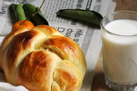 Ăn bánh mì và sữa quá nhiều, nam sinh phải chạy thận