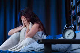 3h sáng giật mình tỉnh dậy, bạn có thể mắc 4 bệnh lý này