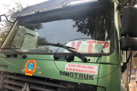 "Xe vua" đeo logo náo loạn phố cấm trung tâm Hà Nội giữa ban ngày