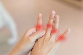 Thấy 3 dấu hiệu này ở bàn tay, khám phổi ngay còn kịp