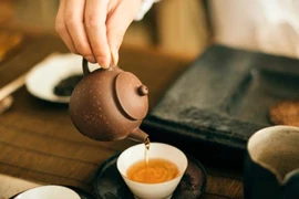 Uống trà kiểu này độc gấp 10 lần hút thuốc 