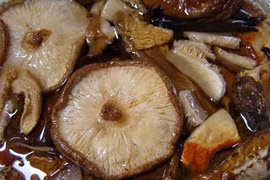 Cách ngâm nấm hương khô đúng chuẩn, sạch sẽ