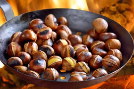 Dạ dày xuất huyết liên tục do ăn hạt dẻ thay cơm