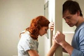 Yêu thương xưa không còn, mình buông tay nhau được chưa? 