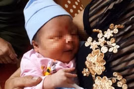 Bé gái 3 ngày tuổi bị bỏ rơi, mẹ để lại tâm thư xin nhà chùa nuôi giúp