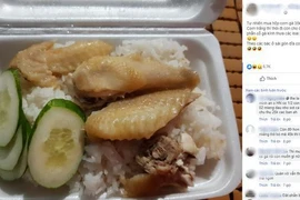Đặt cơm gà trên mạng, cô nàng ngã ngửa khi nhận hàng vài 'khúc xương'