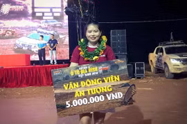 Cô nàng "trùm" truyền thông, tự tin với ngoại hình dù béo vẫn đẹp