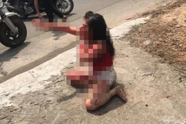 Hận người yêu cũ, gã trai tìm đến tận nơi làm việc rạch mặt