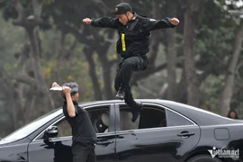 Kịch bản CSCĐ giao chiến với tội phạm bên chiếc Camry chở VIP 