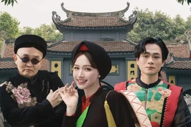 Cùng Hòa Minzy khám phá địa điểm du lịch trong MV Bắc Bling