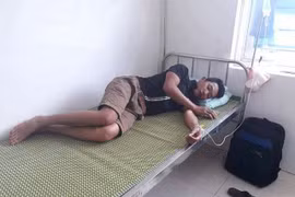 Ăn cỗ cưới, hàng chục người nhập viện nghi ngộ độc