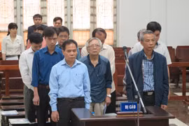 Xử vỡ đường ống nước sông Đà: Nguyên Phó Chủ tịch TP Hà Nội vắng mặt