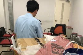 Hành khách “tố” hải quan Nội Bài “làm luật”: Bài học nào cho ngành hải quan?