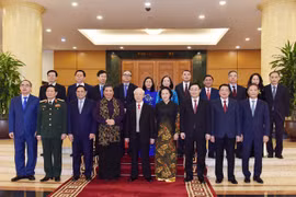 6 Ủy viên Bộ Chính trị khóa XII không tái cử nhận quyết định nghỉ chế độ