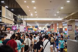 Trung tâm thương mại, khách sạn... trở thành điểm tránh nóng cho ngày cắt điện