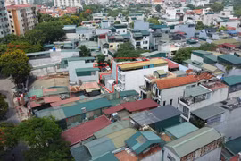 Cận cảnh loạt công trình nhà ở, nhà xưởng sai phép ở phường Định Công