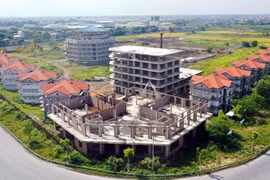 Cận cảnh tổ hợp khách sạn gần 4.000 tỷ bỏ hoang ở Ninh Bình