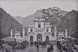 Ảnh độc về lễ hội chùa Hương năm 1927