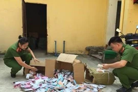 Thương nhân TQ giấu 400 dùi cui điện tại cửa khẩu Tân Thanh