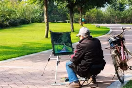 Về già muốn sống hạnh phúc, đừng nói với con cái 3 điều này