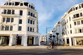 Bóc mẽ chiêu trò thả mồi câu của môi giới nhà đất