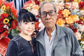 Lý do NSND Lan Hương trì hoãn đăng ký kết hôn với NSƯT Tất Bình