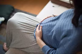 Vợ mang thai mắc Covid-19, chồng "sơ tán" ngay sang nhà bố mẹ