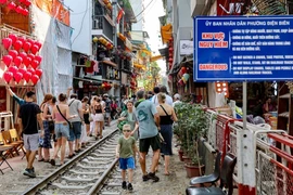 Hà Nội: Không giới thiệu tour đến khu cà phê đường tàu