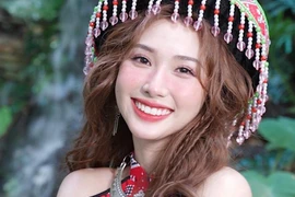 Tình cũ thủ môn Bùi Tiến Dũng hóa thiếu nữ vùng cao cực nuột 