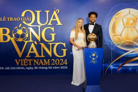 Vợ Xuân Son "đá cặp" cùng chồng tới Gala QBV Việt Nam 2024
